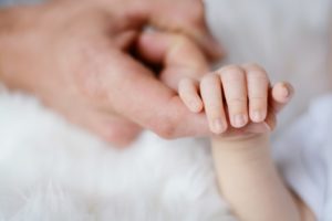 Miami Moms Blog Cómo estimular los 5 sentidos del bebé mientras lo amamantas