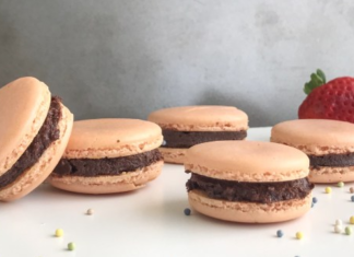 Image: Homemade Macarons for Valentine's Day