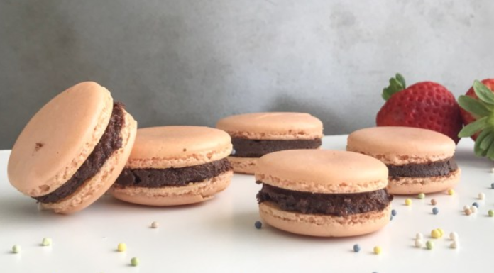 Image: Homemade Macarons for Valentine's Day