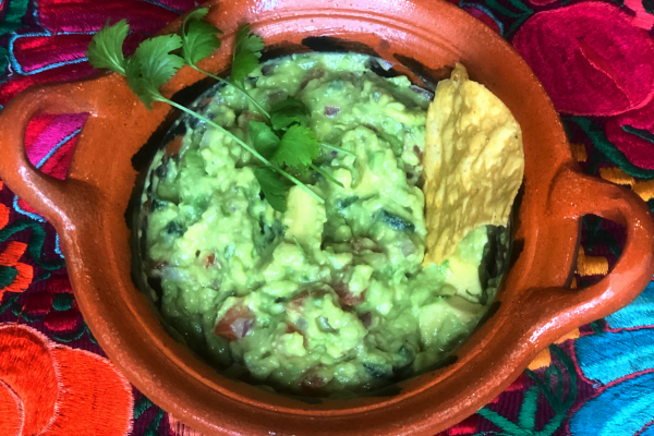 El mejor guacamole Tres recetas de guacamole para celebrar el 5 de Mayo Caro Mejia Contributor Miami Moms Blog