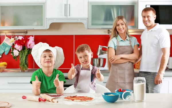 Image: Thumbs up for homemade pizza (Lorena Lougedo Contributor Miami Mom Collective)