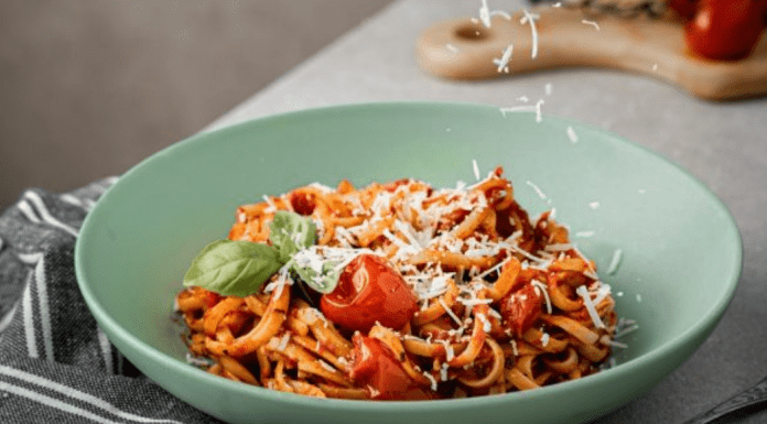 A bowl of spaghetti, a great dish for picky eaters