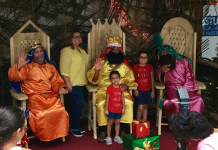 Children pose with The Three Kings in Puerto Rico